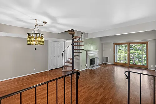 15 Pickering Ct #201-1 Photo 1
