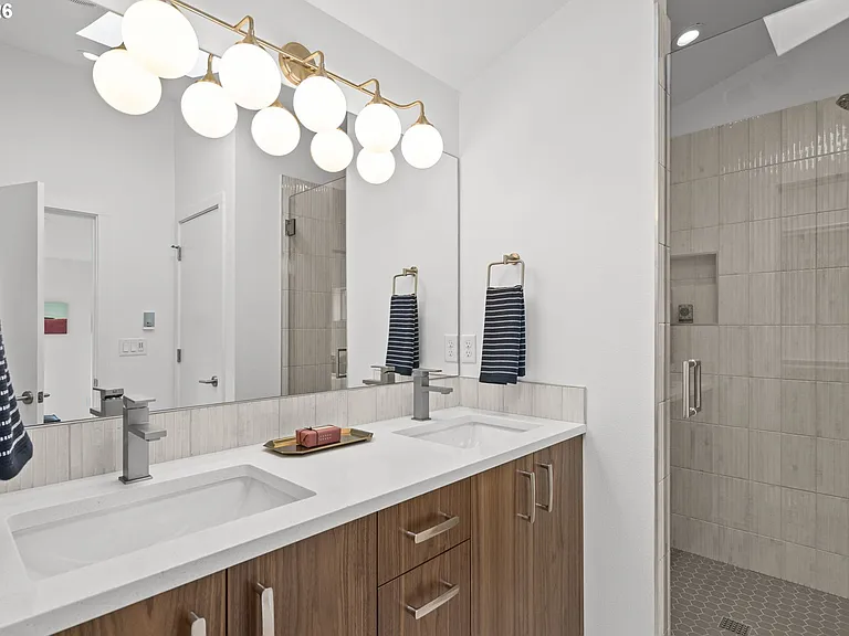 5353 SE Stark St — Photo 21