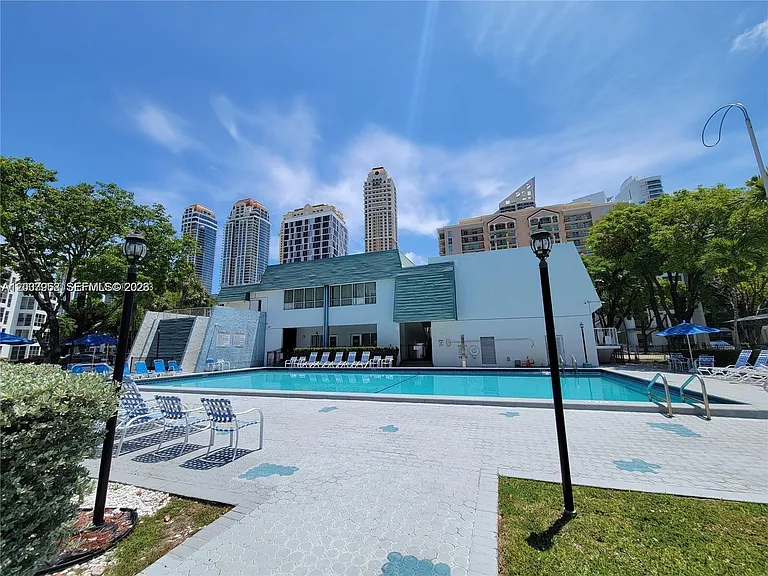 17560 Atlantic Blvd #501 — Photo 5