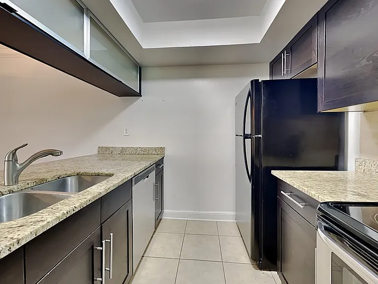 3102 W Horatio St #24 — Photo 3
