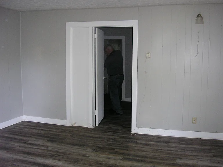 630 Woodford Ave #2 — Photo 8