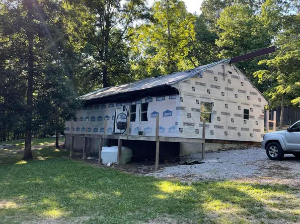 293 Center Ln, New Tazewell, TN 37825