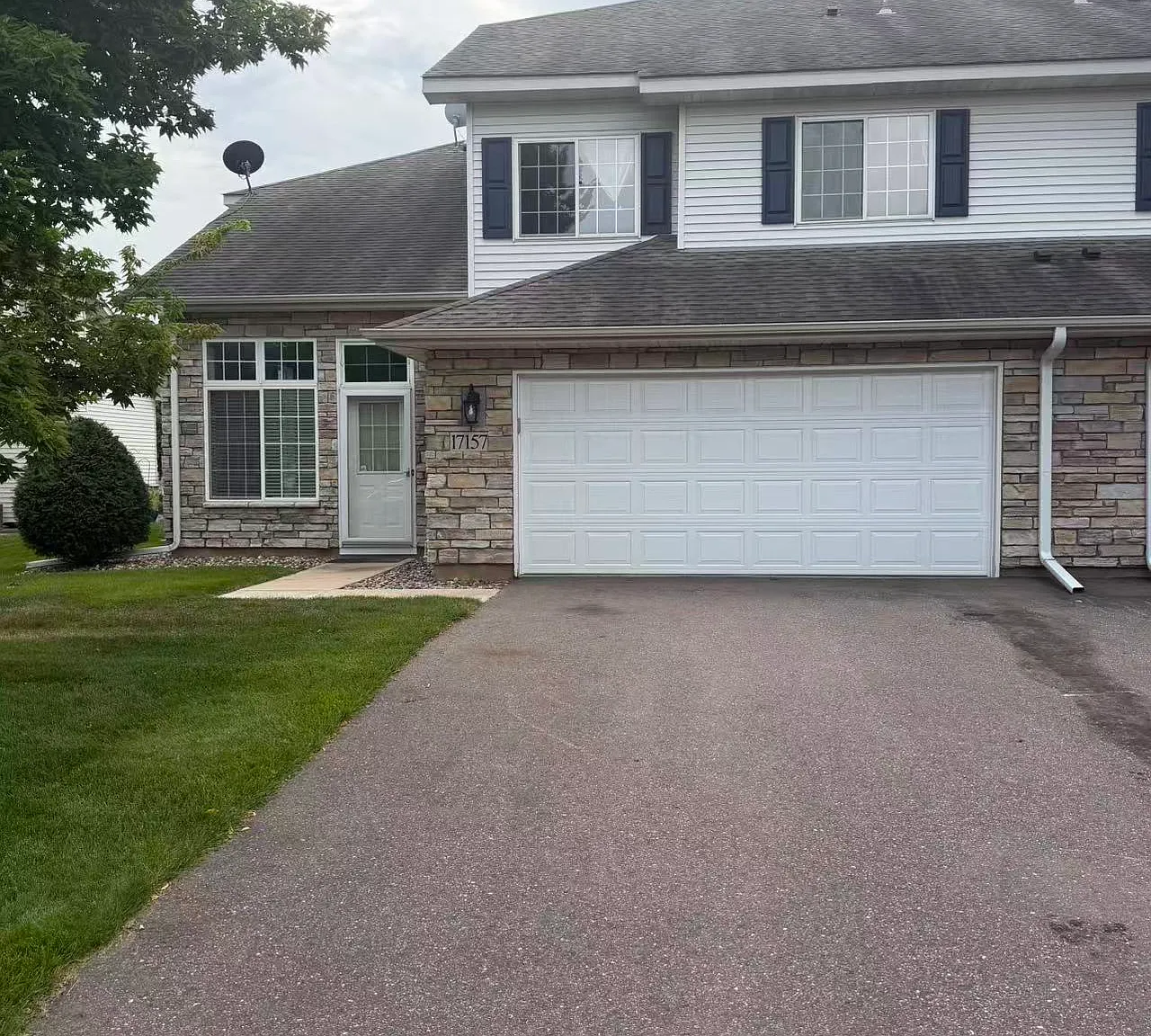 3 bed, 1.5 bath, 1518 sqft, $2,100 — Photo 1