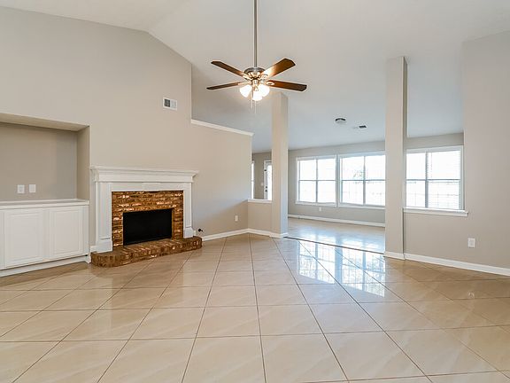 5th image of 30 Avonlea Dr