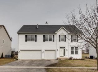 326 Hubbard Cir, Plano, IL 60545