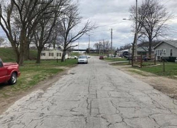 2nd image of 365 Riverview Ave