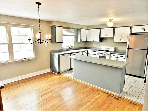 2nd image of 617 Westland Dr