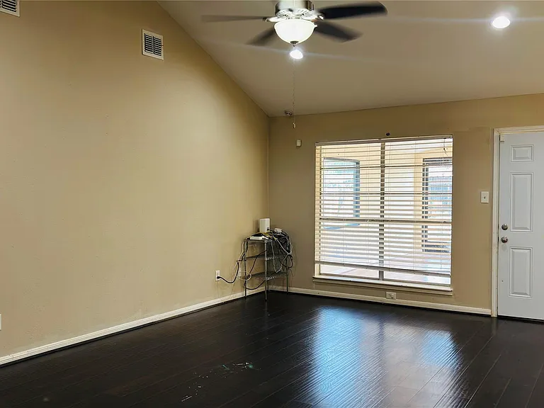 11407 Hazen St — Photo 16