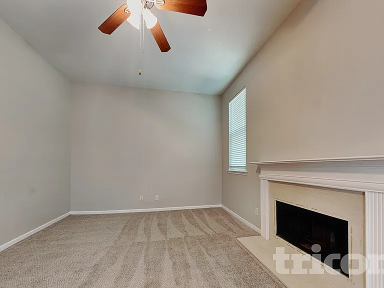 46 Crescent Woode Way — Photo 3