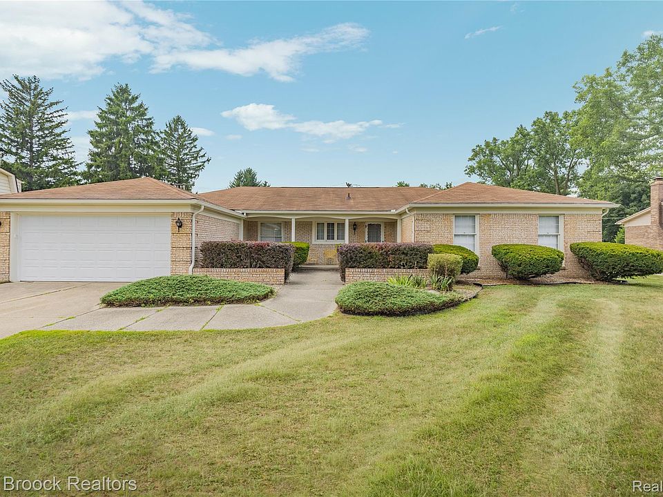 1st image of 28977 Lake Park Dr