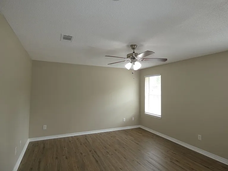 5087 Cassia Dr — Photo 10