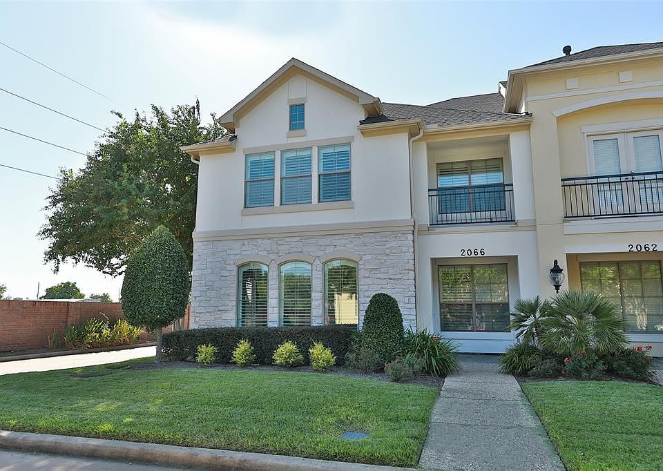 1st image of 2066 Palm Forest Ln