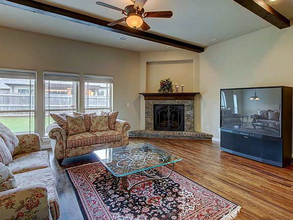 LARGE LIVING AREA WITH BEAMS