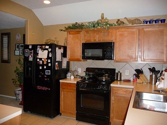 2nd image of 2027 Acorn Glen Trl