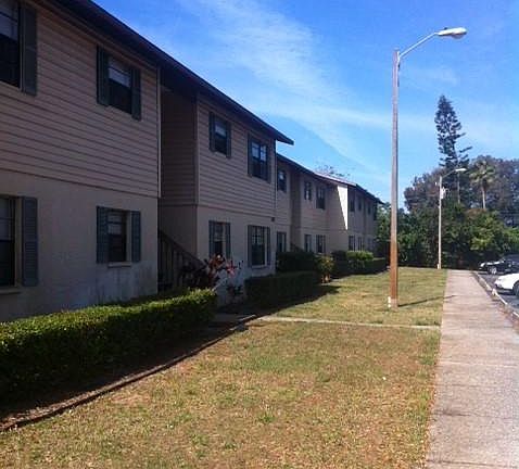5th image of 6214 54th Ave N APT 206