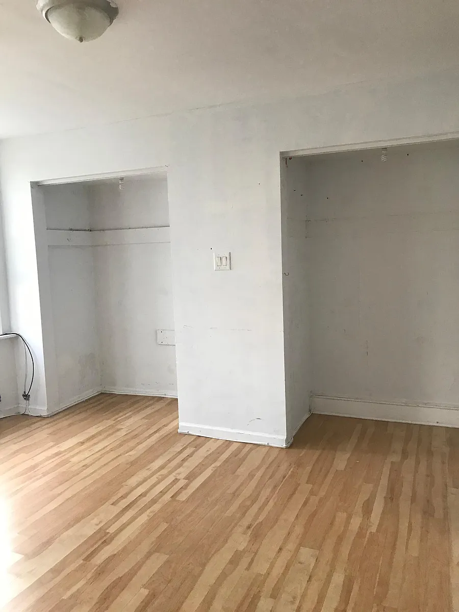 Building Photo - 2320 S Broad St #3