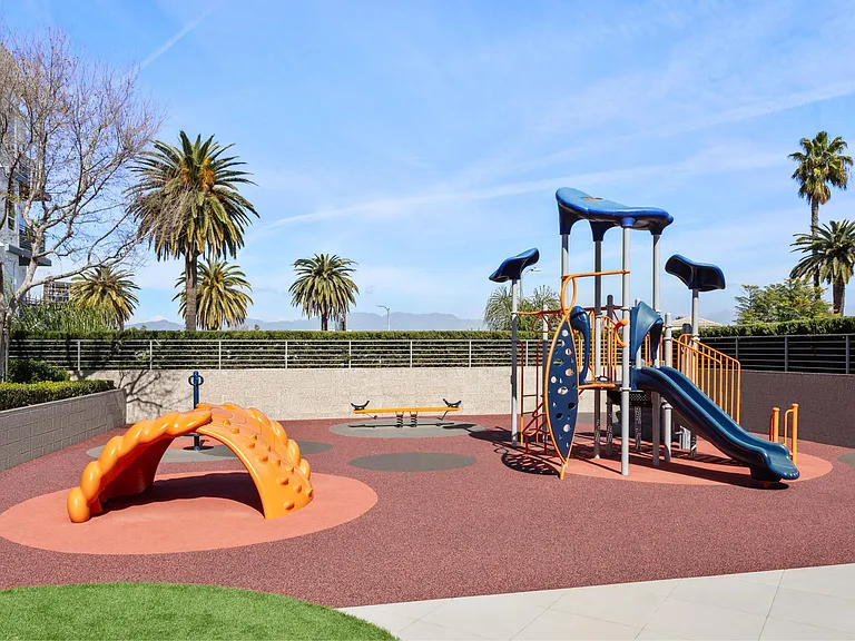 Sherman Circle — Photo 41