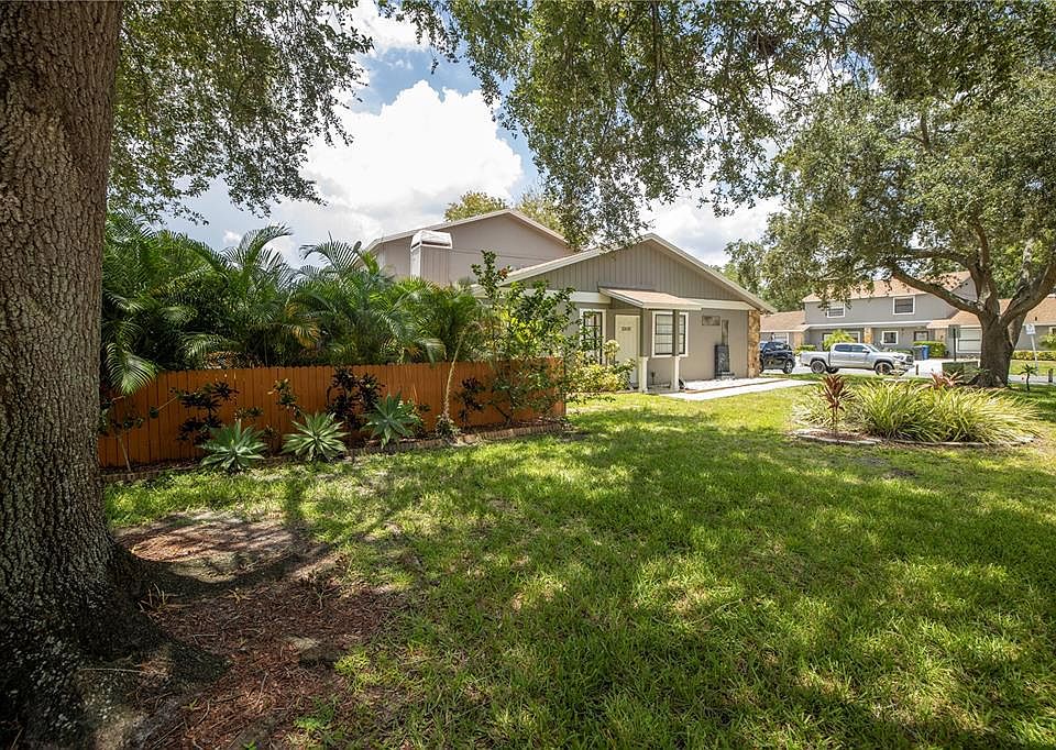 1st image of 10026 Lake Oak Cir