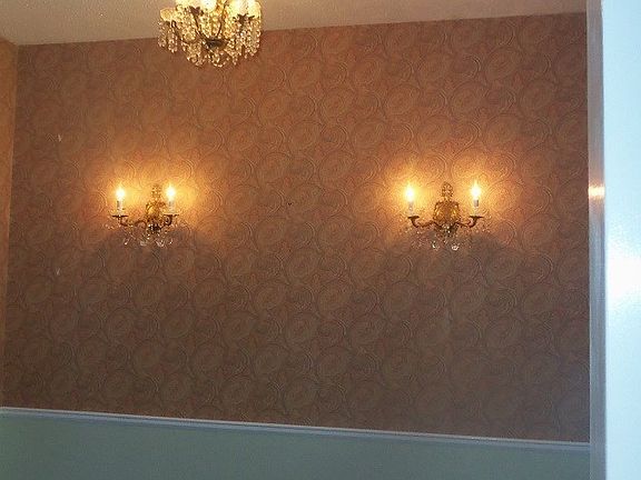 3rd image of 601 Town Oaks Cir