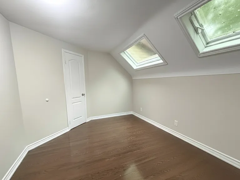 68 Harold Ct #5 — Photo 3
