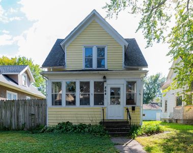 864 Lawson Ave E, Saint Paul, MN, 55106