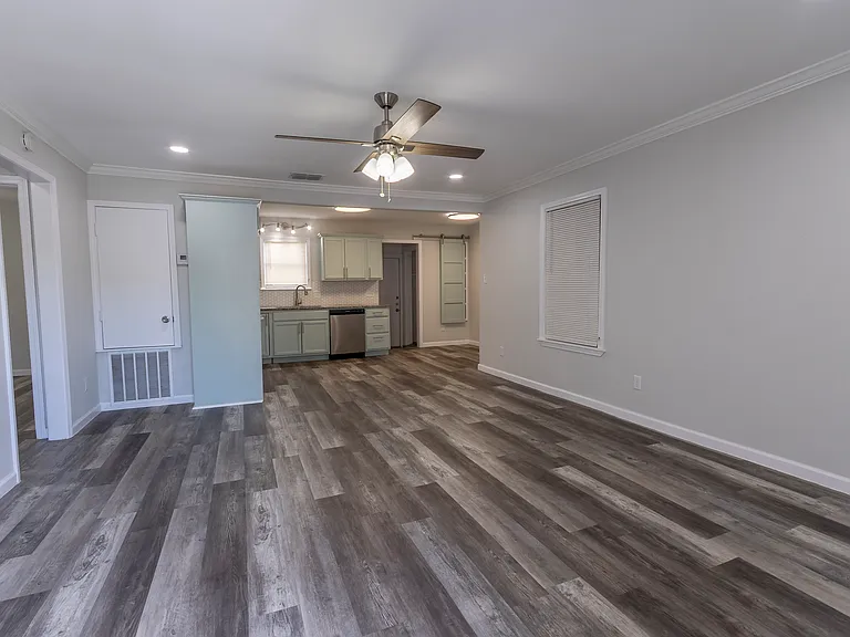 1545 Wynwood St — Photo 4
