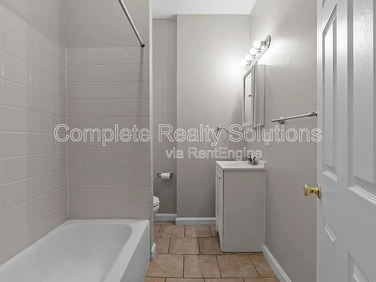 3021 Iowa Ave #1F — Photo 11
