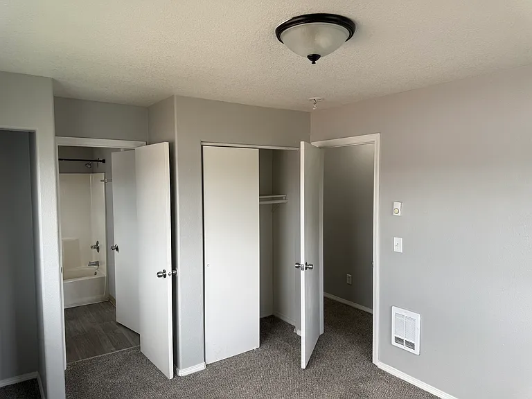 5623 SE 84th Ave #3 — Photo 14