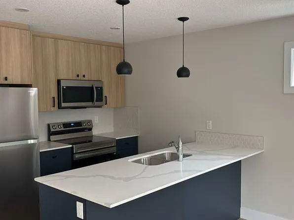15217 109th Ave NW Unit 3, Edmonton, AB T5P 1C2