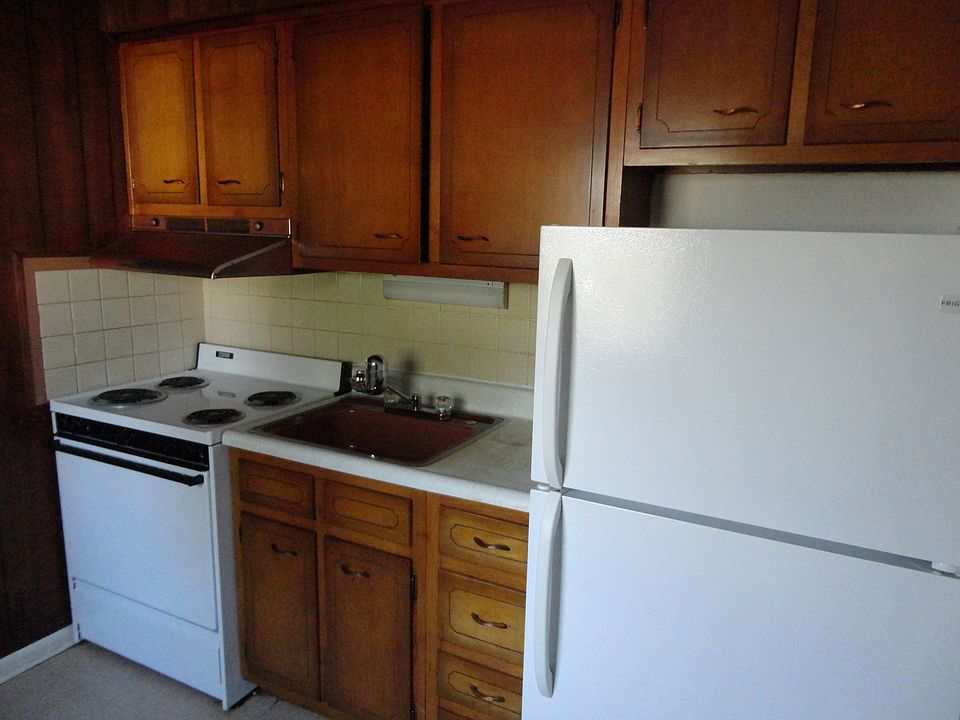 2nd image of 305 East Cir APT 7