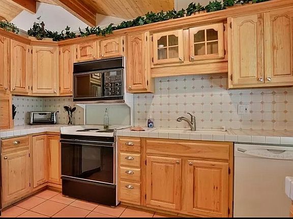 4th image of 27821 Peninsula Dr N #305