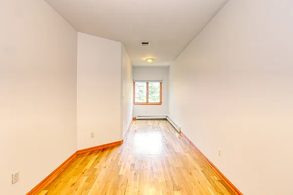 Rented by Tyler Vincent Real Estate Inc | media 26