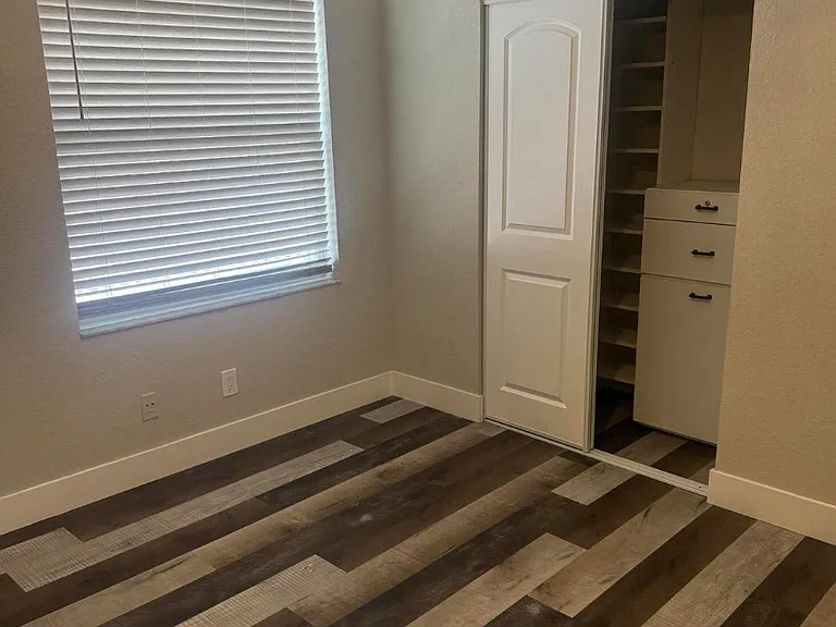 4907 Pelican Mnr — Photo 5