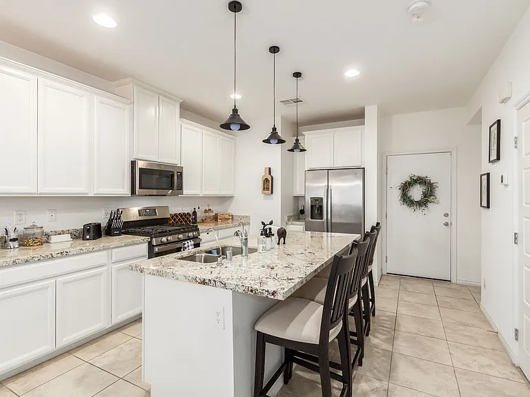 825 Star Estates Ave — Photo 9