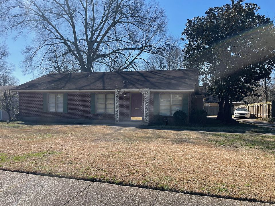 1st image of 221 Wilder Pl
