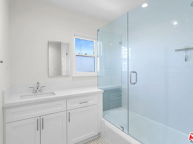 345 N Sycamore Ave #349 — Photo 25