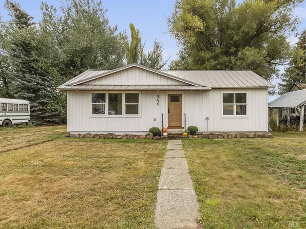 206 Spruce St, Bovill, ID 83806