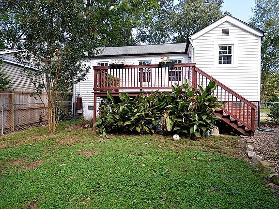 4th image of 3228 Kenilworth Ln