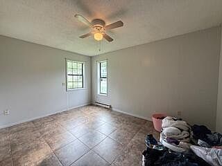 5th image of 222 & 224 W Quail Valley Dr
