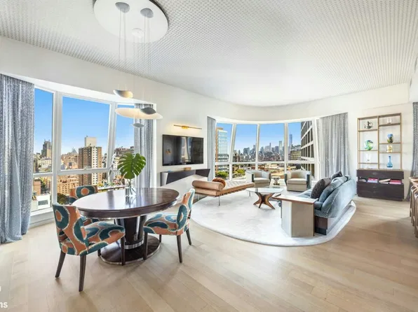 515 West 18th Street image 1 of 22