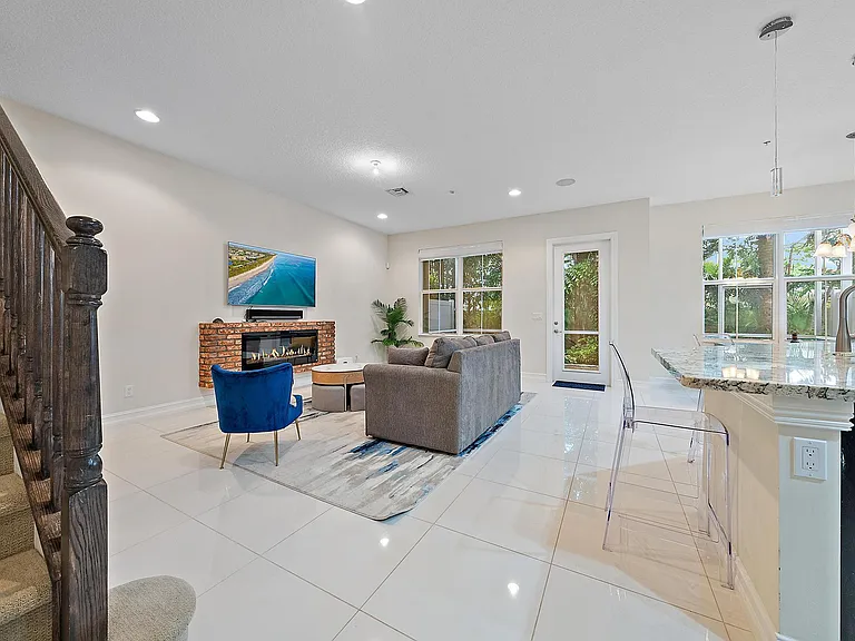 1843 Juno Landing Ln — Photo 10