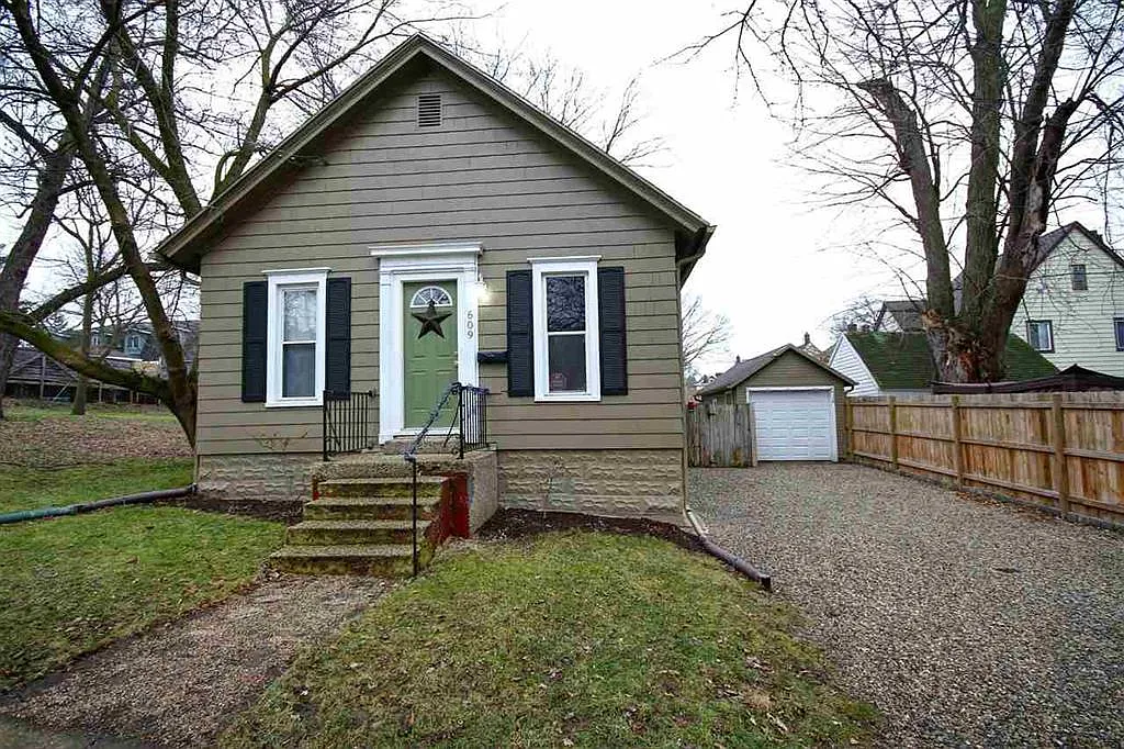 609 W High St photo 1