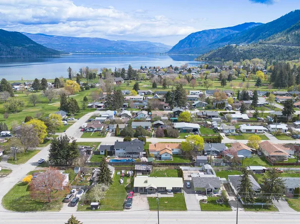 327 Pine St, Chase, BC V0E 1M1