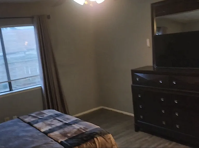 401 Dollins St — Photo 2