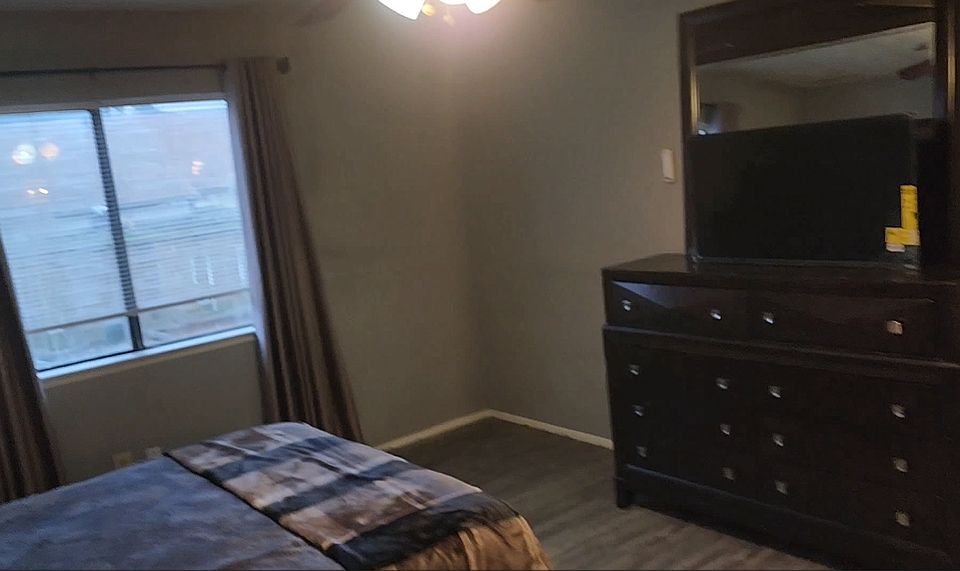 2nd image of 401 Dollins St