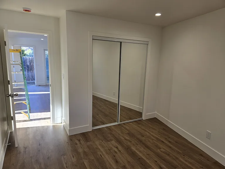 1762B Los Feliz Dr #B — Photo 6