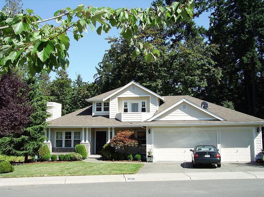 Front of home-3 car garage