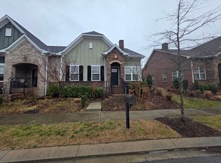 419 Carriage House Ln, Hendersonville, TN 37075