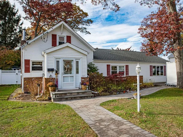 327 Hyman Avenue, West Islip, NY 11795