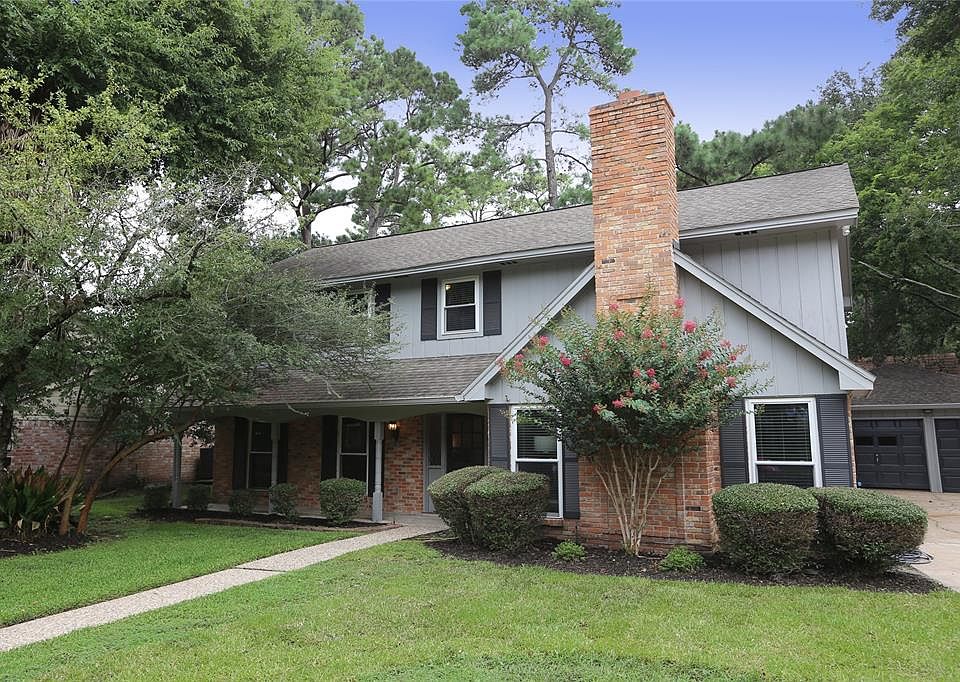 Welcome to 7914 Lichen Lane...a 4 bedroom home with a pool in Memorial Northwest.